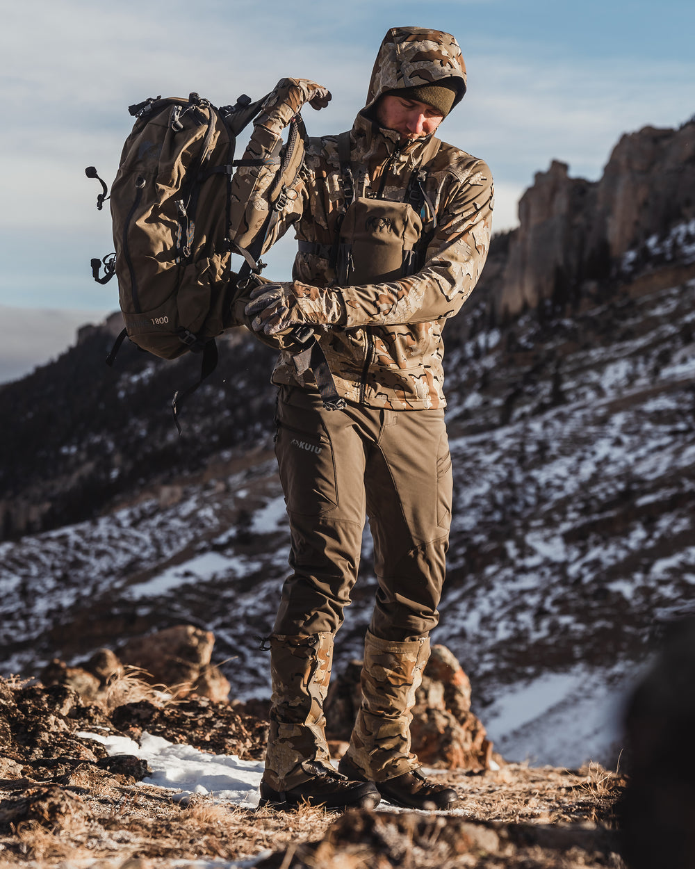Axis Hybrid Hooded Jacket | Carbon - Image 4