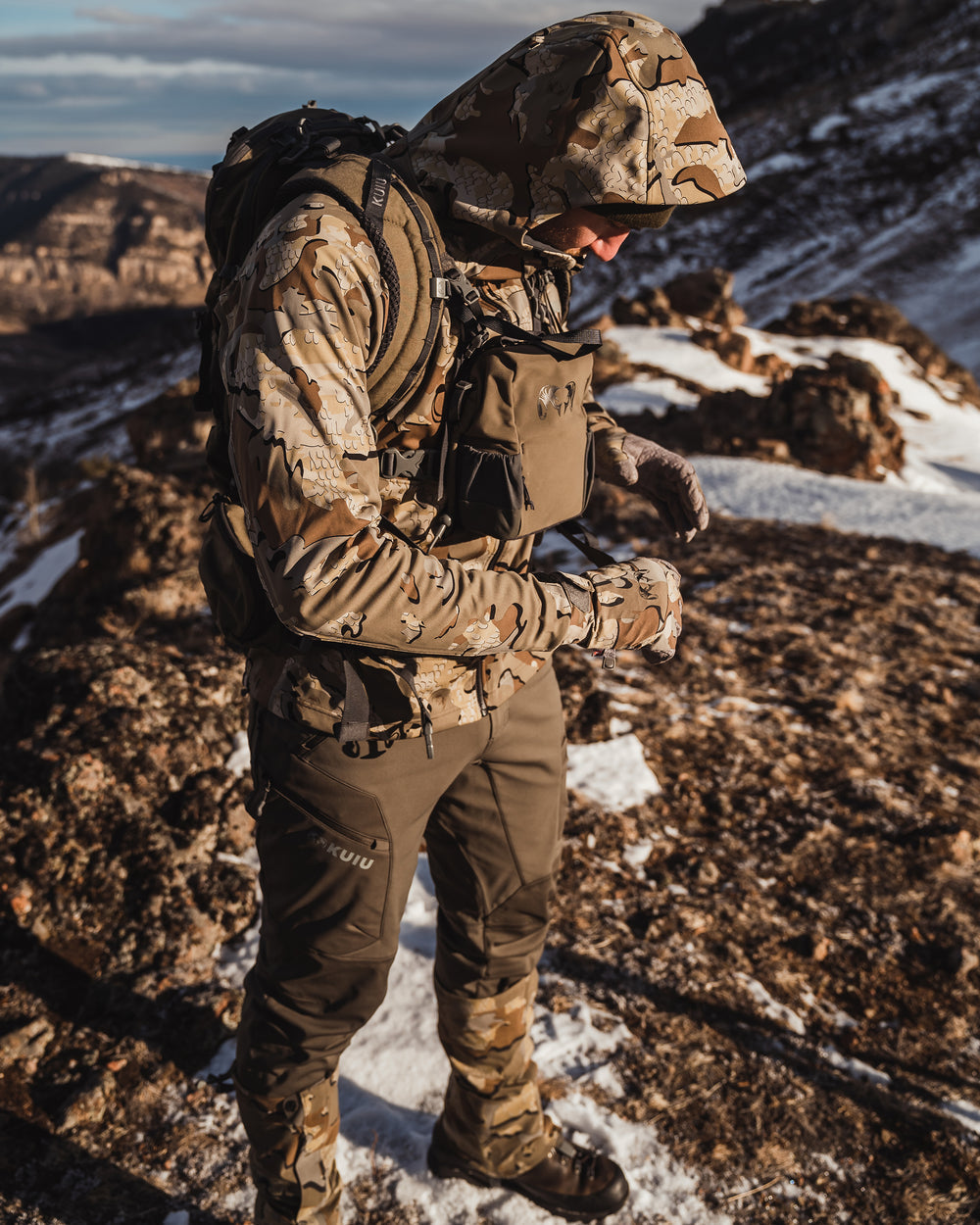 Axis Hybrid Hooded Jacket | Carbon - Image 5
