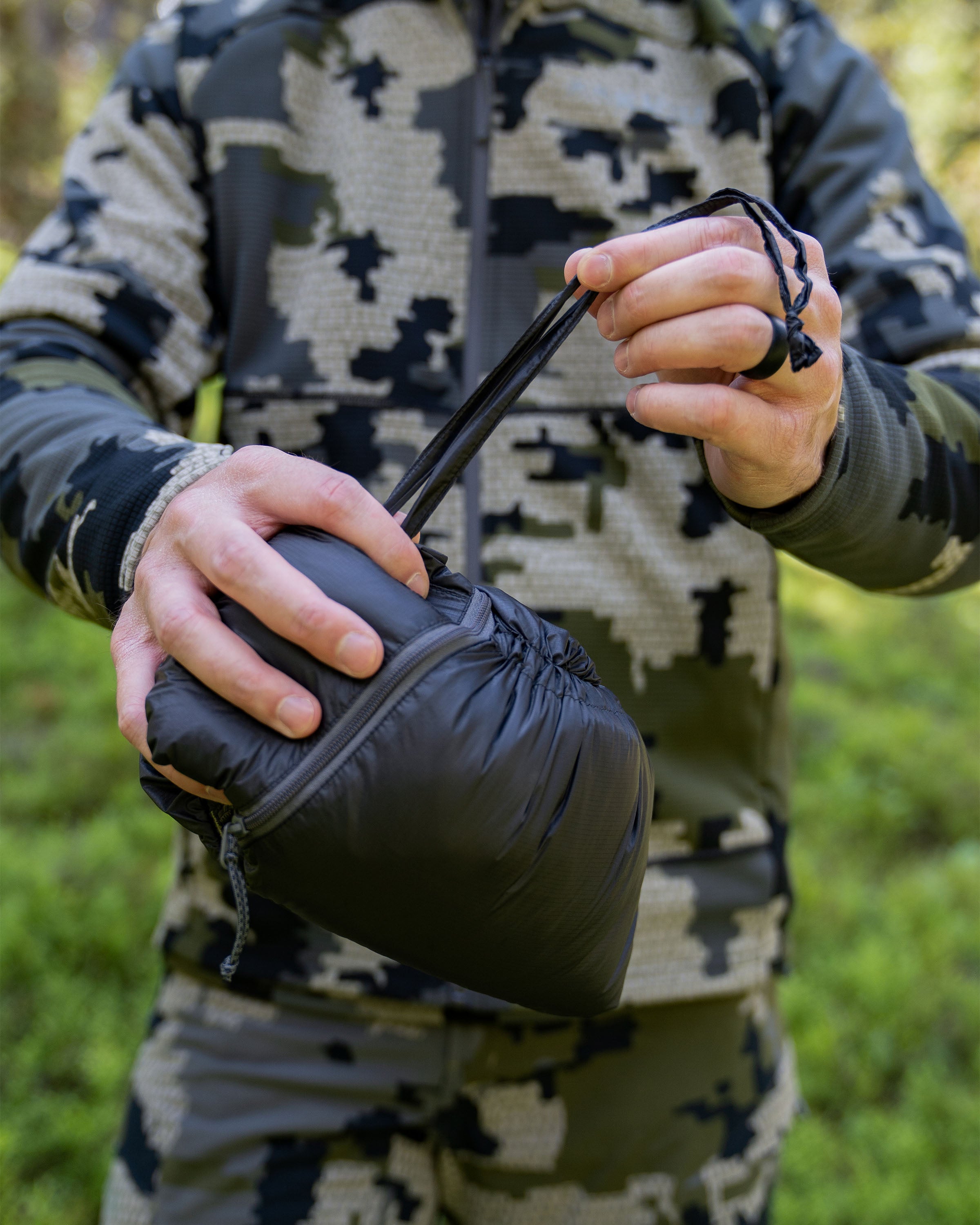 Super Down LT Vest | Gunmetal - Image 7